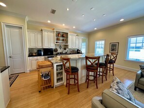 Fridge, microwave, oven, stovetop - La Retraite 361 3-bedroom 3.5 bath Fernandina Bch w ocean views &gourmet kitchen (Fernandina Beach)