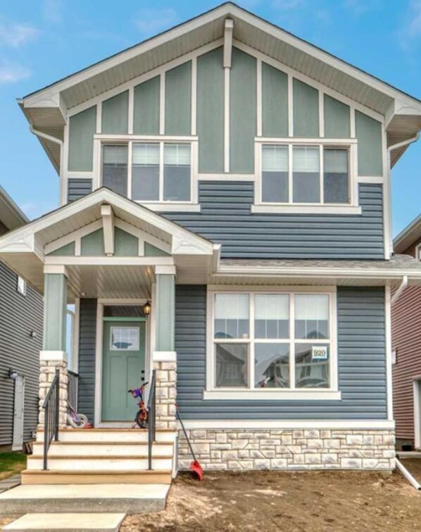 المنشأة من الخارج