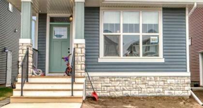 Spacious Room Near Chestermere Lake