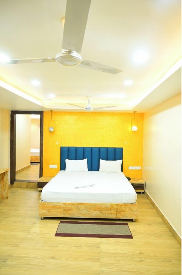 1 bedroom, desk, free WiFi, bed sheets
