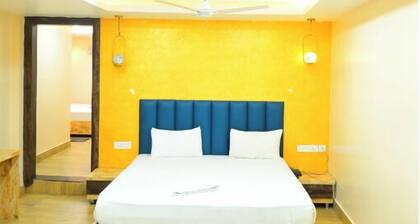 DhamStay Hotel Santosh Inn Near Temple