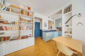 Frigorifero, forno, piano cottura, lavastoviglie