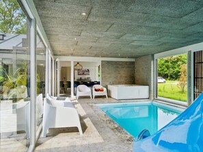 Talo | Uima-allas | Sisäuima-allas, ulkouima-allas