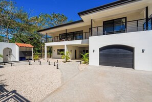 Exterior - Super lux 5-bedroom, 7 bath house in beautiful Playa Grande with golf cart! (Playa Grande)
