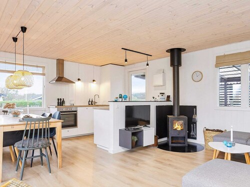 6 Person Holiday Home in Juelsminde