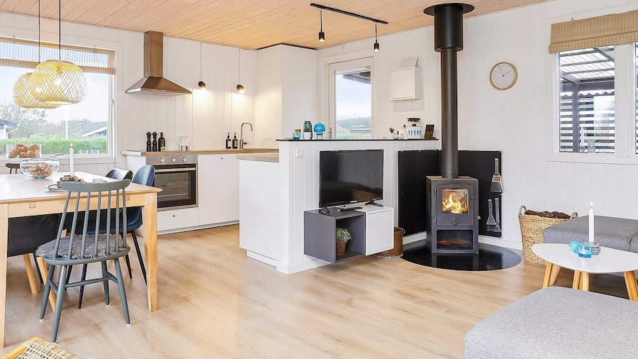 6 Person Holiday Home in Juelsminde