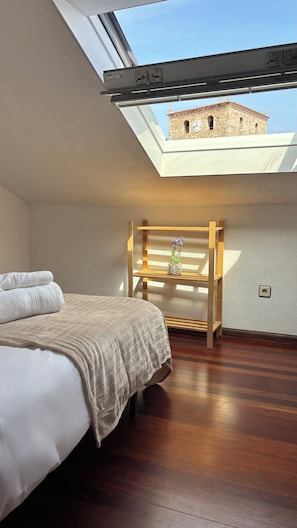 4 bedrooms, free WiFi, bed sheets