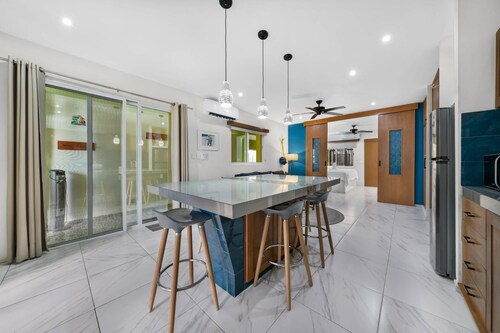 3 Private 1BR in downtown w/pool