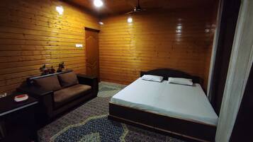 Economy Single Room, Garden View | Seterika/papan seterika, Wi-fi percuma