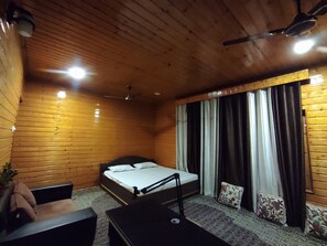 Quarto solteiro econômico, vista para o jardim | 1 quarto, ferros/tábuas de passar roupa, Wi-Fi de cortesia