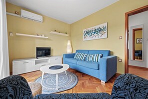 Apartment | Living area
