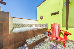 Outdoor spa tub - 3 private studios downtown with rooftop outdoor soaking tub (Isla Mujeres)