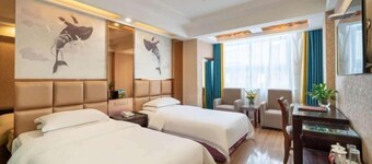 Yuejia Hotel (Yiwu International Trade Mall)