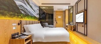 Yuejia Hotel (Yiwu International Trade Mall)