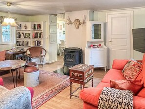 House | Interior - Serene Lakehouse With Rowing Boat (Vittsjo)