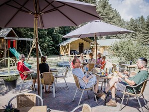 Outdoor dining - Chalet Near Antwerp With Nature Trails (Lille)