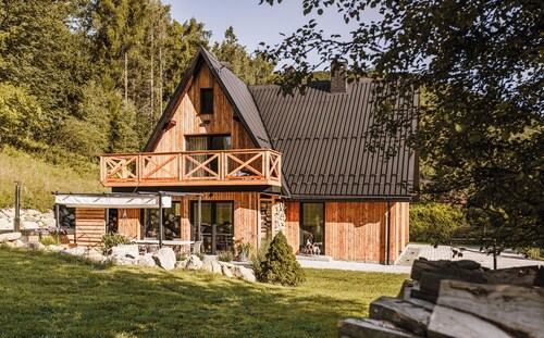 We invite you to discover the charm of mountain life in our unique house.