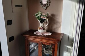 Interior - DUETERRE Room & Host - Fornole (TR) Italy - Marietta (Fornole)