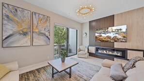 Smart TV, offices - Luxury 3BR Townhouse w/Elevator & Rooftop | Walk to Downtown (Sarasota)