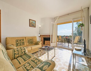 Apartment | Living room - Apartment in Spain Near Sandy Beach (Palafrugell)