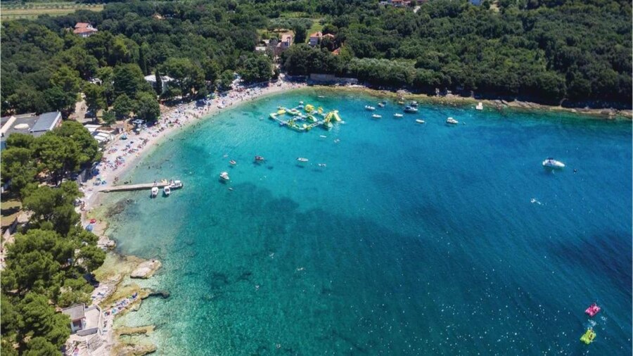 Apartment in Pula Near Hidrobaza Beach