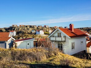 House | Exterior - 4 Star Holiday Home in Grundsund (Grundsund)