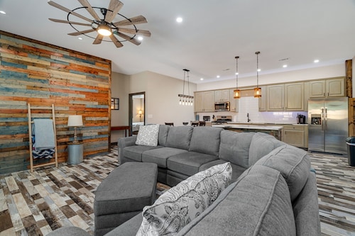 Raccoon Lake Retreat