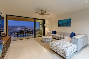 Smart TV, fireplace - NEW! Stunning 3 Bedroom Condo in Pedregal, Access to Gym, Sauna, and Pool! (Cabo San Lucas)
