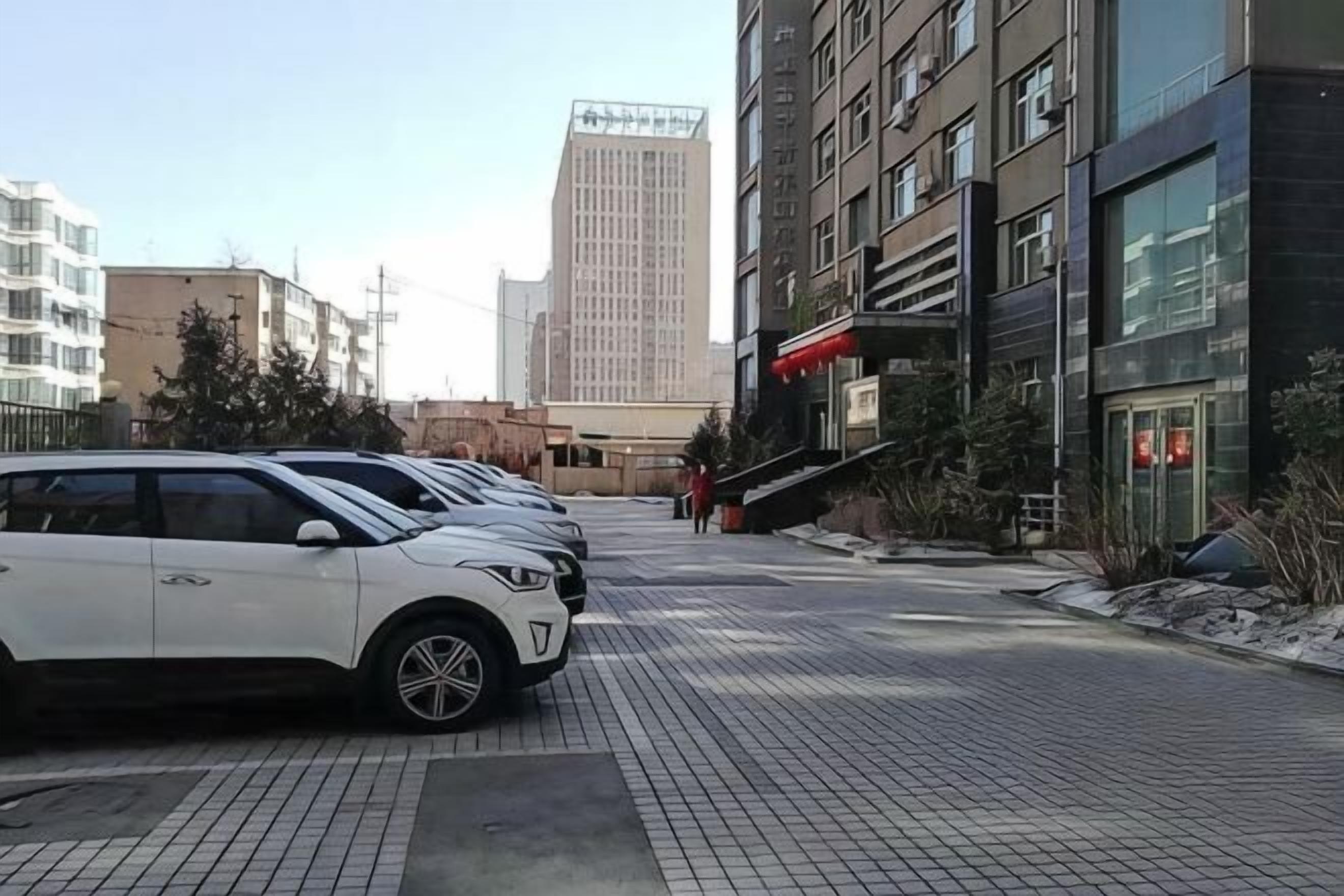 المنطقة المحيطة بالمنشأة