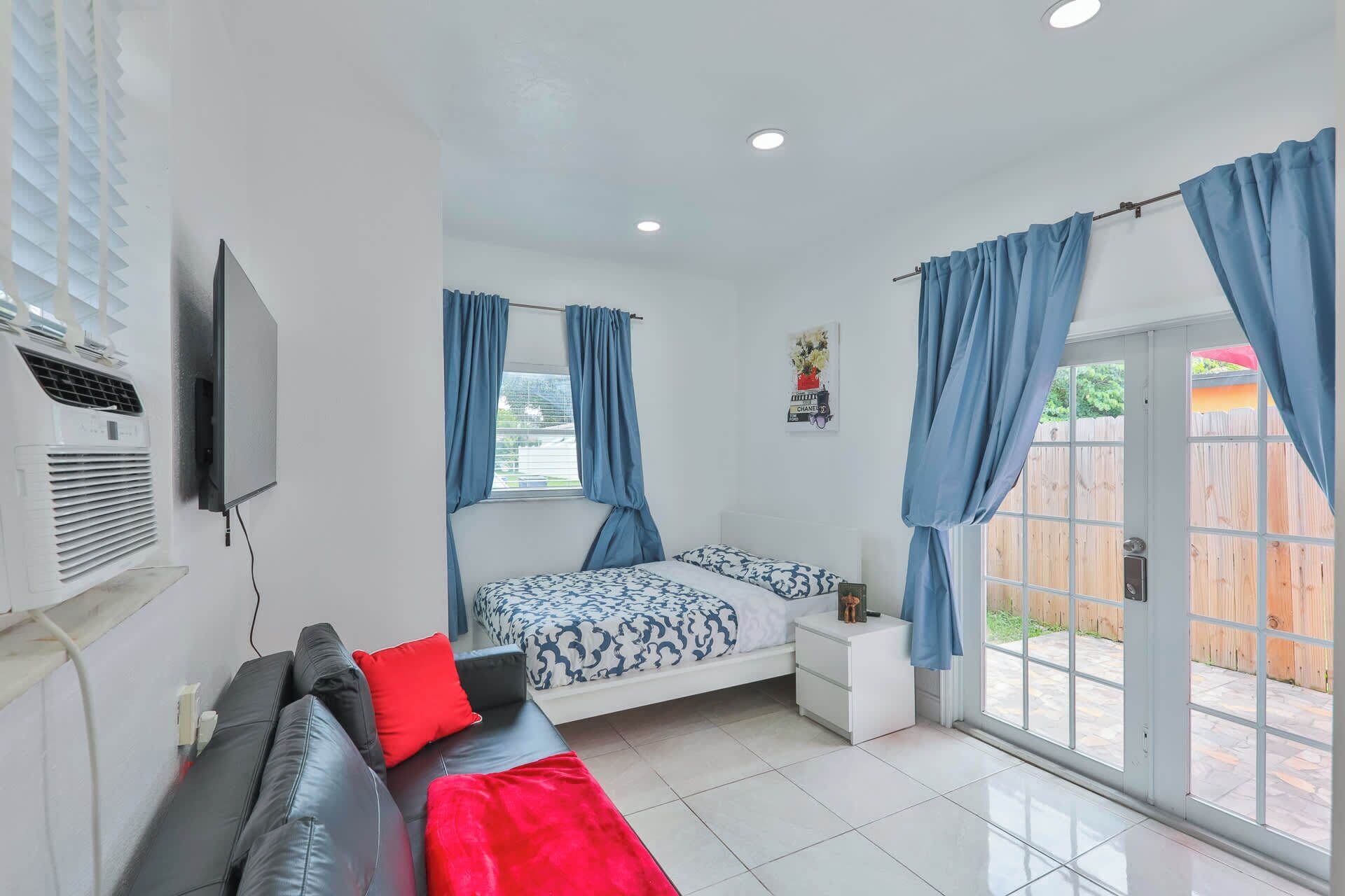 1 slaapkamer, een strijkplank/strijkijzer, reisbedje, gratis wifi