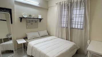 2 bedrooms, iron/ironing board, WiFi