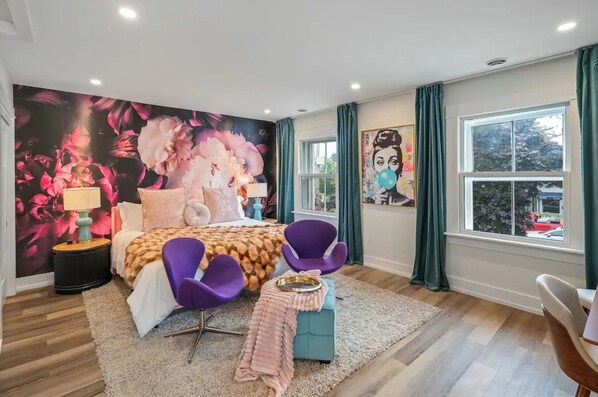 1 bedroom, desk, iron/ironing board, WiFi