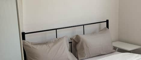2 habitaciones, tabla de planchar con plancha y wifi