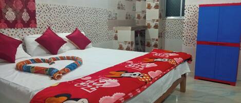 Kahden hengen deluxe-huone | Työpöytä, ilmainen Wi-Fi, vuodevaatteet