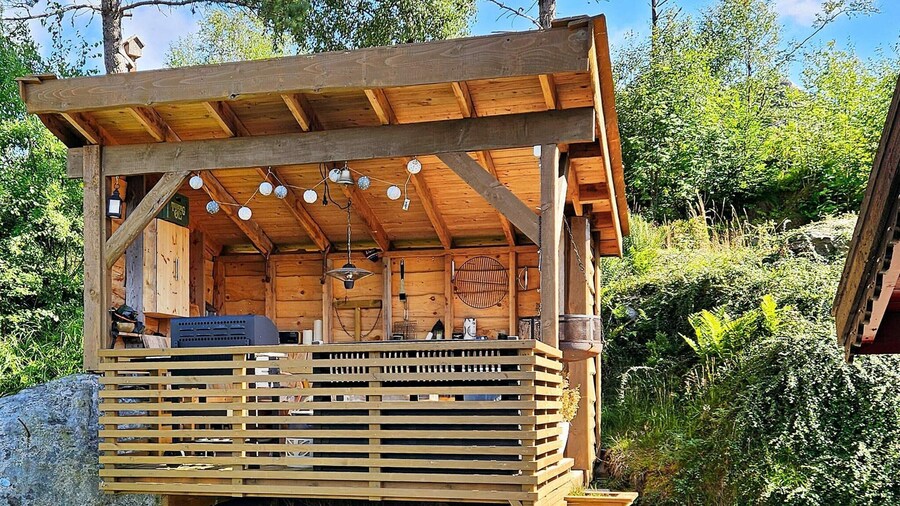6 Person Holiday Home in Lyngdal