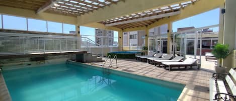Una piscina techada