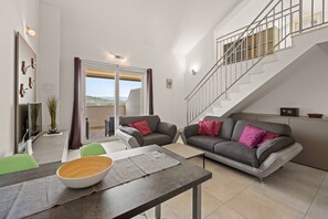 Apartment | Living room - Sea View Vacation Apartment in Cres (Cres)