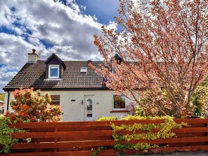 Exterior - The perfect location to explore the Highlands. (Nairn)