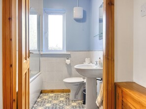 Towels - The perfect location to explore the Highlands. (Nairn)