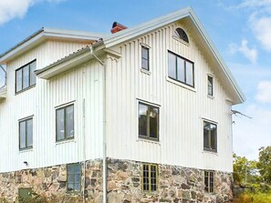 House | Exterior - 4 Star Holiday Home in Uddevalla (Uddevalla)