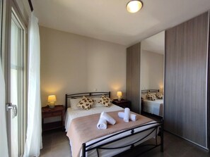 1 chambre, fer et planche à repasser, Wi-Fi, draps fournis