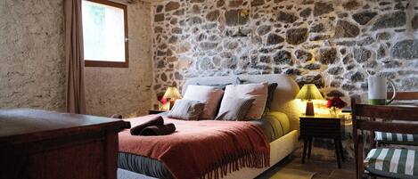 1 chambre, fer et planche à repasser, Wi-Fi, draps fournis