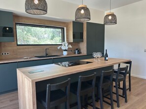 Kühlschrank, Ofen, Herdplatte, Geschirrspüler