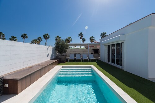 Villa in Maspalomas With Private Pool