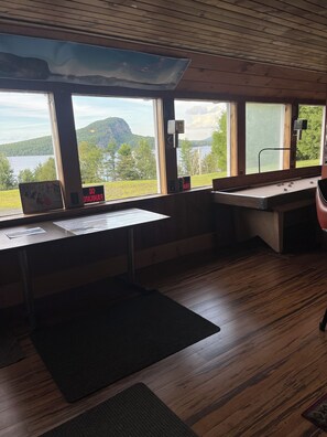 Games room - 3 BR 22 bed newly renovated restaurant and bar w/ spectacular views of Mt Kineo (Rockwood)