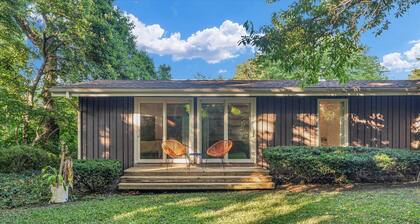 Incredible Mid-Century home in premium location