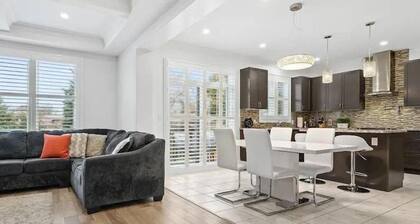 ****4-Bedroom Spacious House **** Yonge & Green Lane (East Gwillimbury)