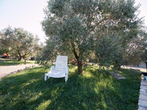 Apartment | Garden - Furnished One-bedroom Apartment in Fazana (Fazana)