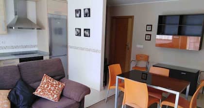 Apartment in the center of Betanzos with private garage. Pet friendly!