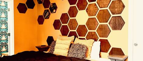 6 bedrooms, iron/ironing board, travel cot, free WiFi